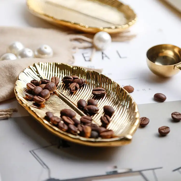 Luxurious gold leaf ceramic plate