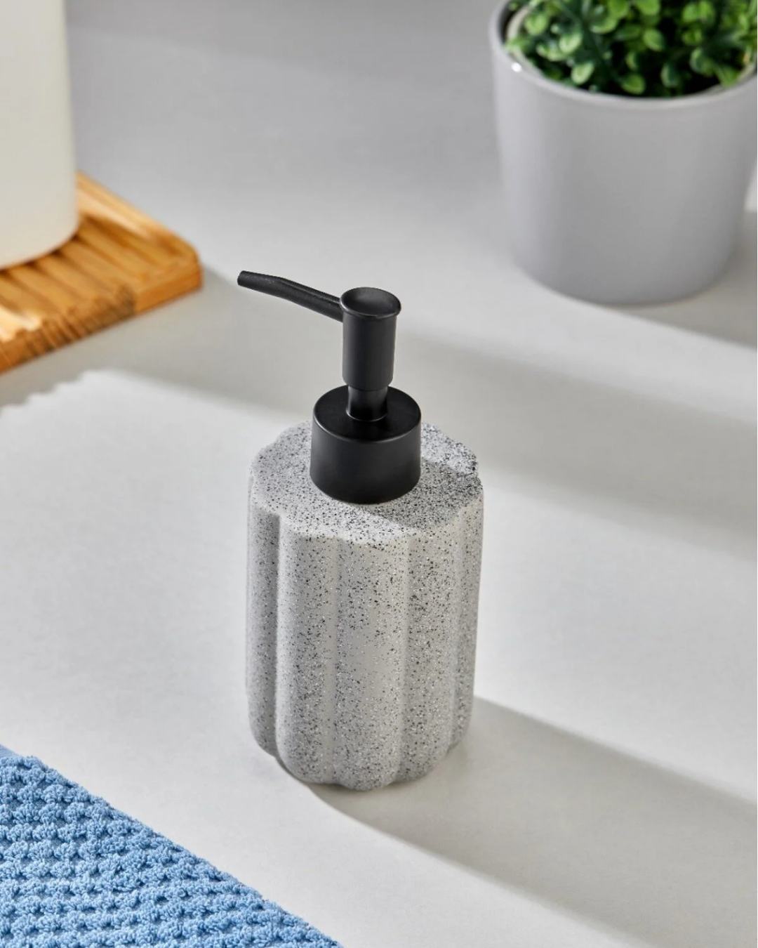 Lux Modern Liquid Soap Dispenser