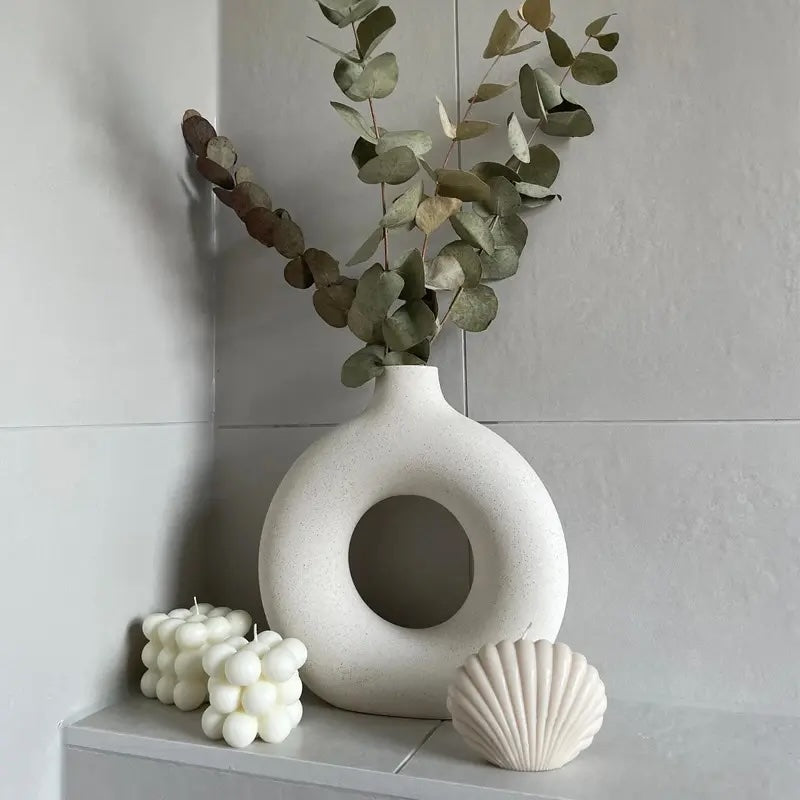 Circle Hollow Ceramic Vase