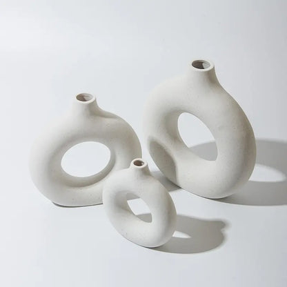 Circle Hollow Ceramic Vase