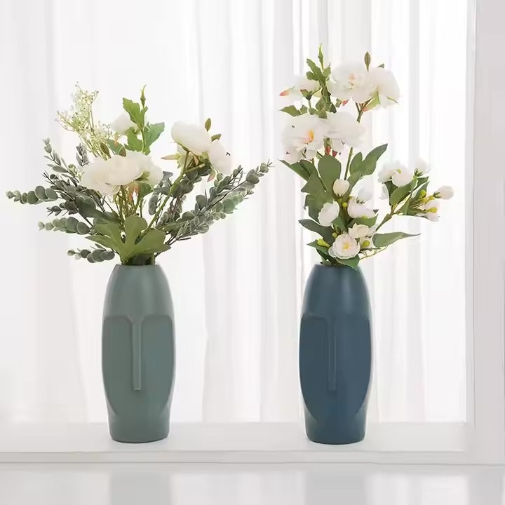 MonoFace Vase